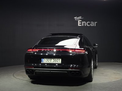 PORSCHE PANAMERA - 3