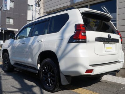 TOYOTA LAND CRUISER PRADO - 7