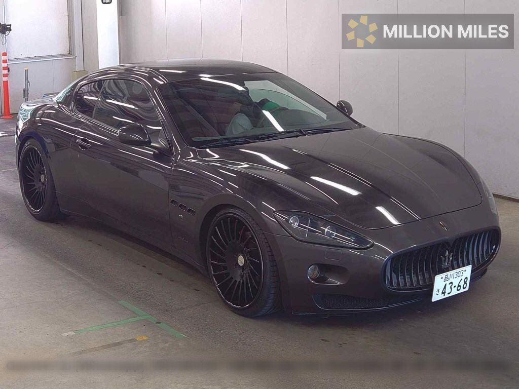 MASERATI GRANTURISMO - View 1