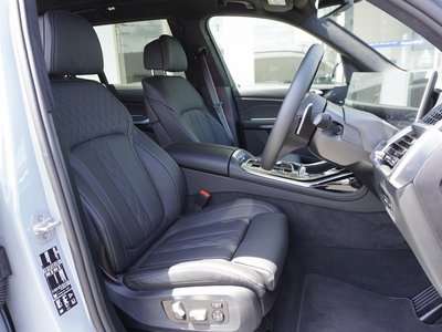 2025 BMW X7 — миниатюра 21