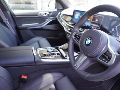 2025 BMW X7 — миниатюра 24