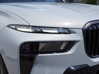 2025 BMW X7 — миниатюра 11