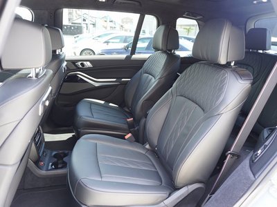 2025 BMW X7 — миниатюра 28