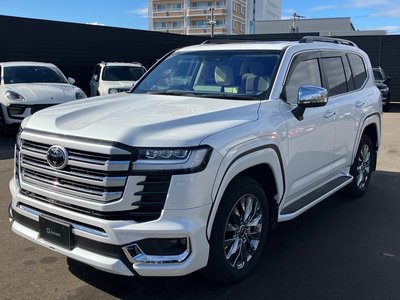 TOYOTA LAND CRUISER 300