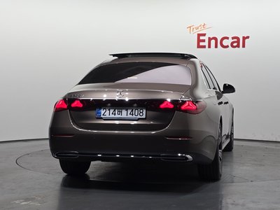 MERCEDES-BENZ E-CLASS - 3
