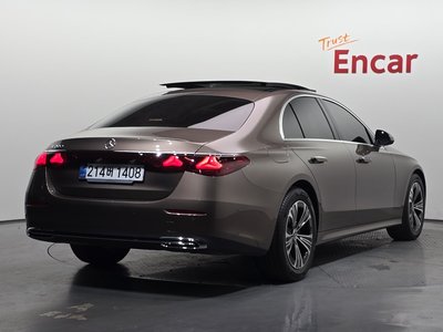 MERCEDES-BENZ E-CLASS - 4