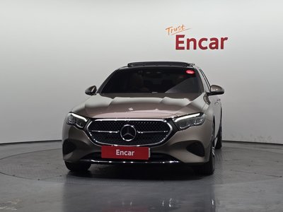 MERCEDES-BENZ E-CLASS - 2