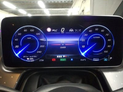 MERCEDES-BENZ EQE - 6