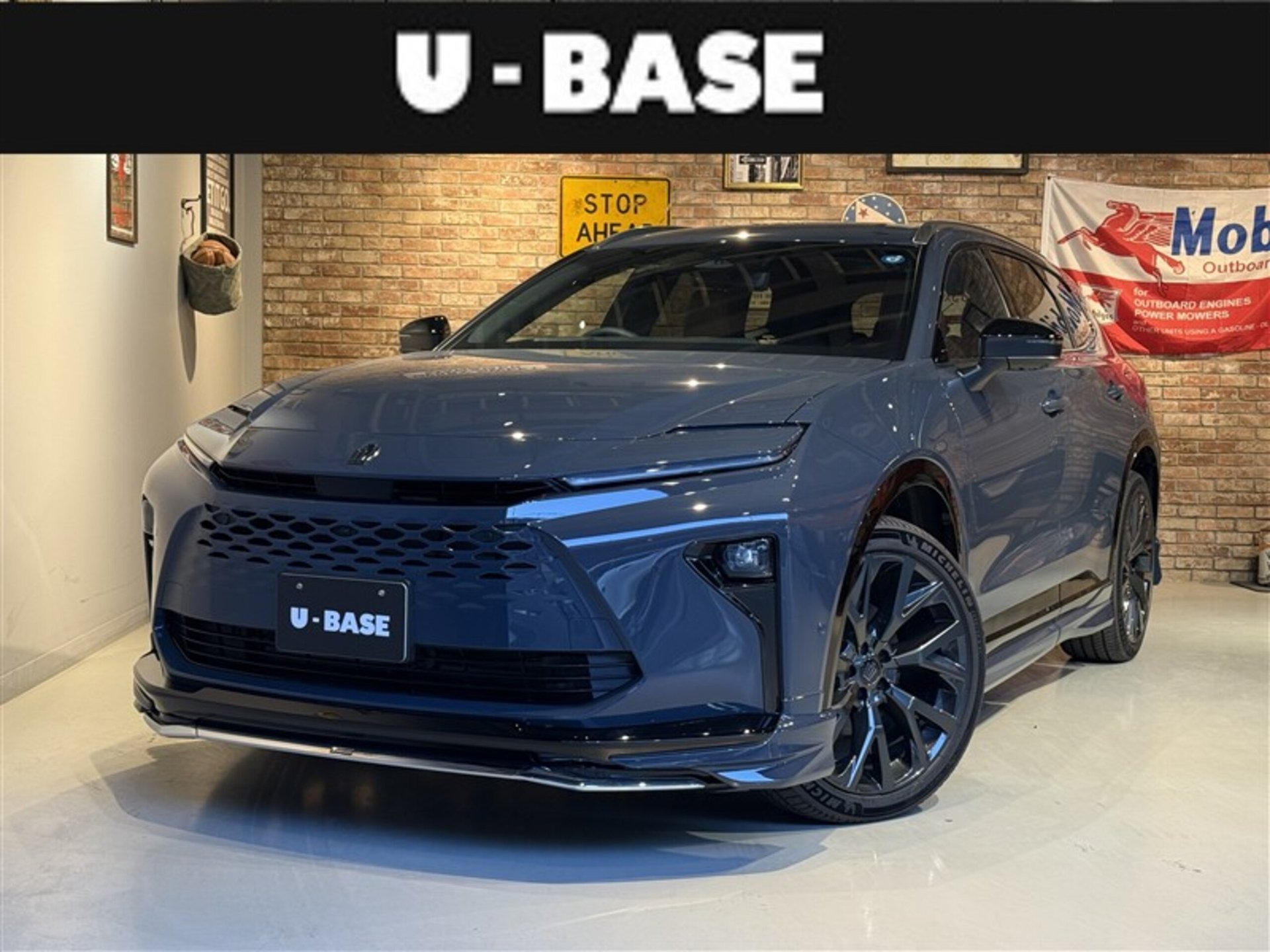 TOYOTA CROWN ESTATE - View 1