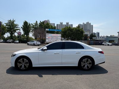 MERCEDES-BENZ E-CLASS - 2