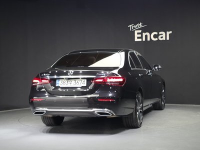 MERCEDES-BENZ E-CLASS - 4