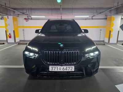 2023 BMW X7 photo 1