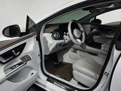 MERCEDES-BENZ EQE - 10