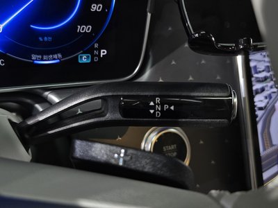 MERCEDES-BENZ EQE - 9