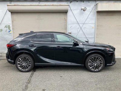 صورة 4 لـ 2023 Lexus RX