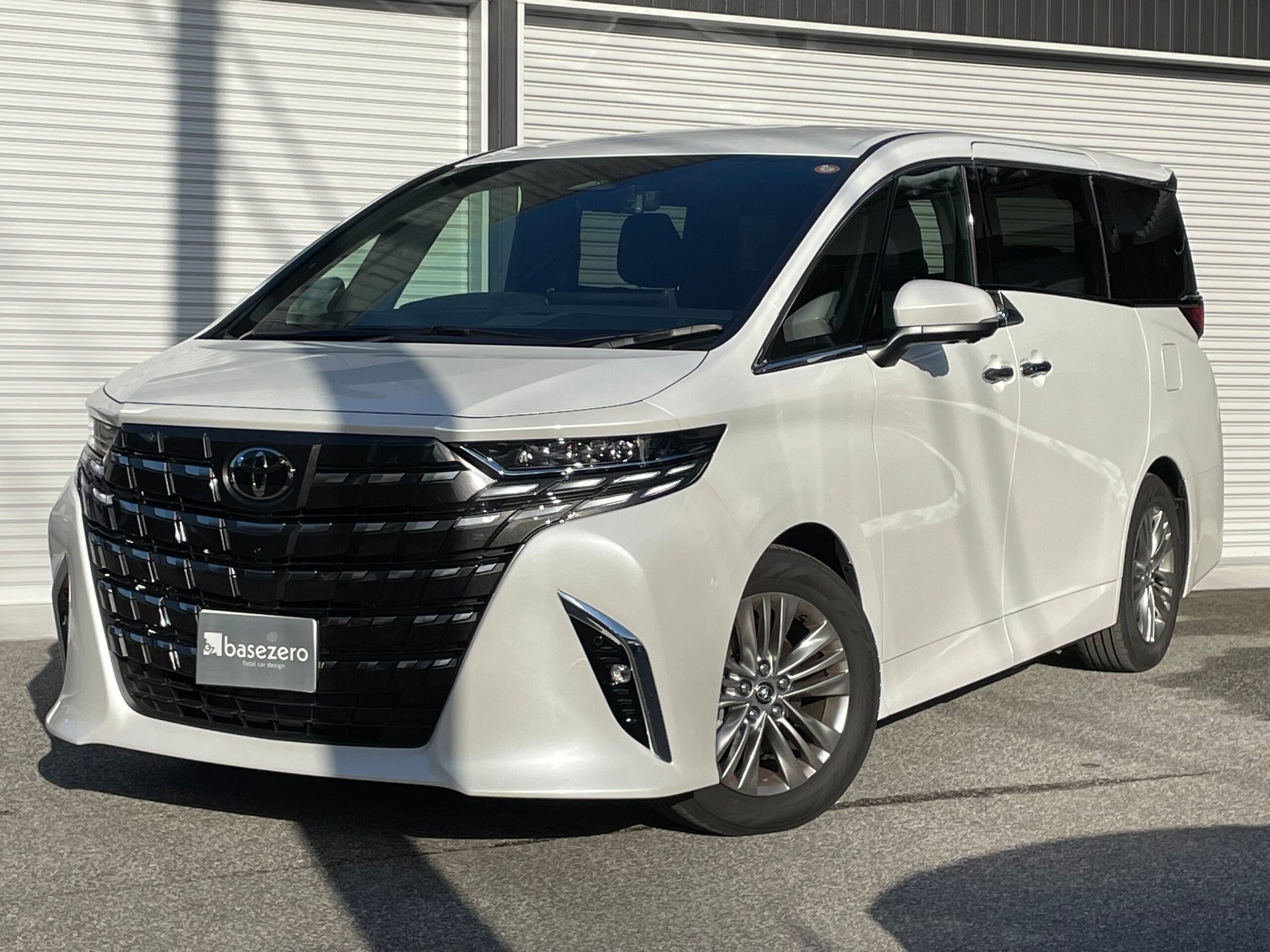 TOYOTA ALPHARD - View 1