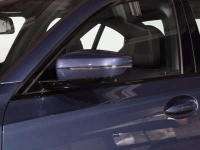 2025 BMW 3 SERIES photo 7