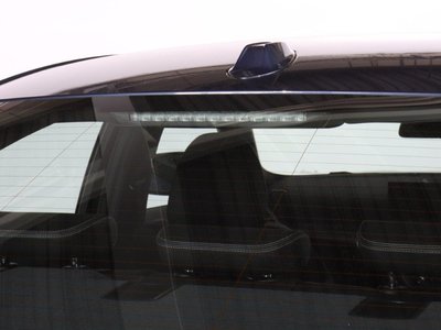 2025 BMW 3 SERIES photo 9