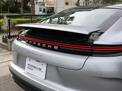 PORSCHE PANAMERA - 10
