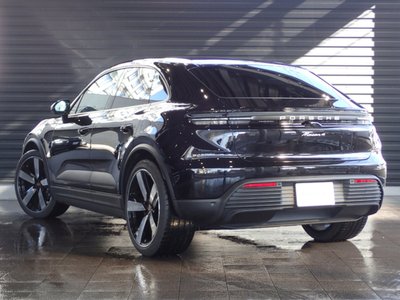 PORSCHE MACAN - 6