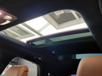 2023 Genesis GV70 — миниатюра 18