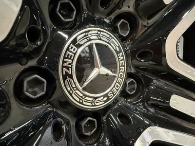 2025 Mercedes-BENZ GLC — миниатюра 12