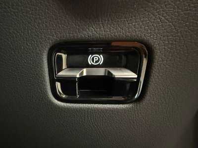 2025 Mercedes-BENZ GLC — миниатюра 45