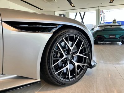 2026 Aston Martin DB12 照片 13