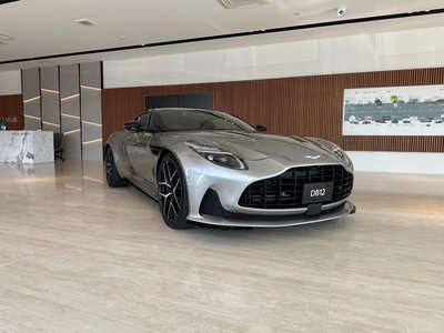 2026 Aston Martin DB12 照片 8