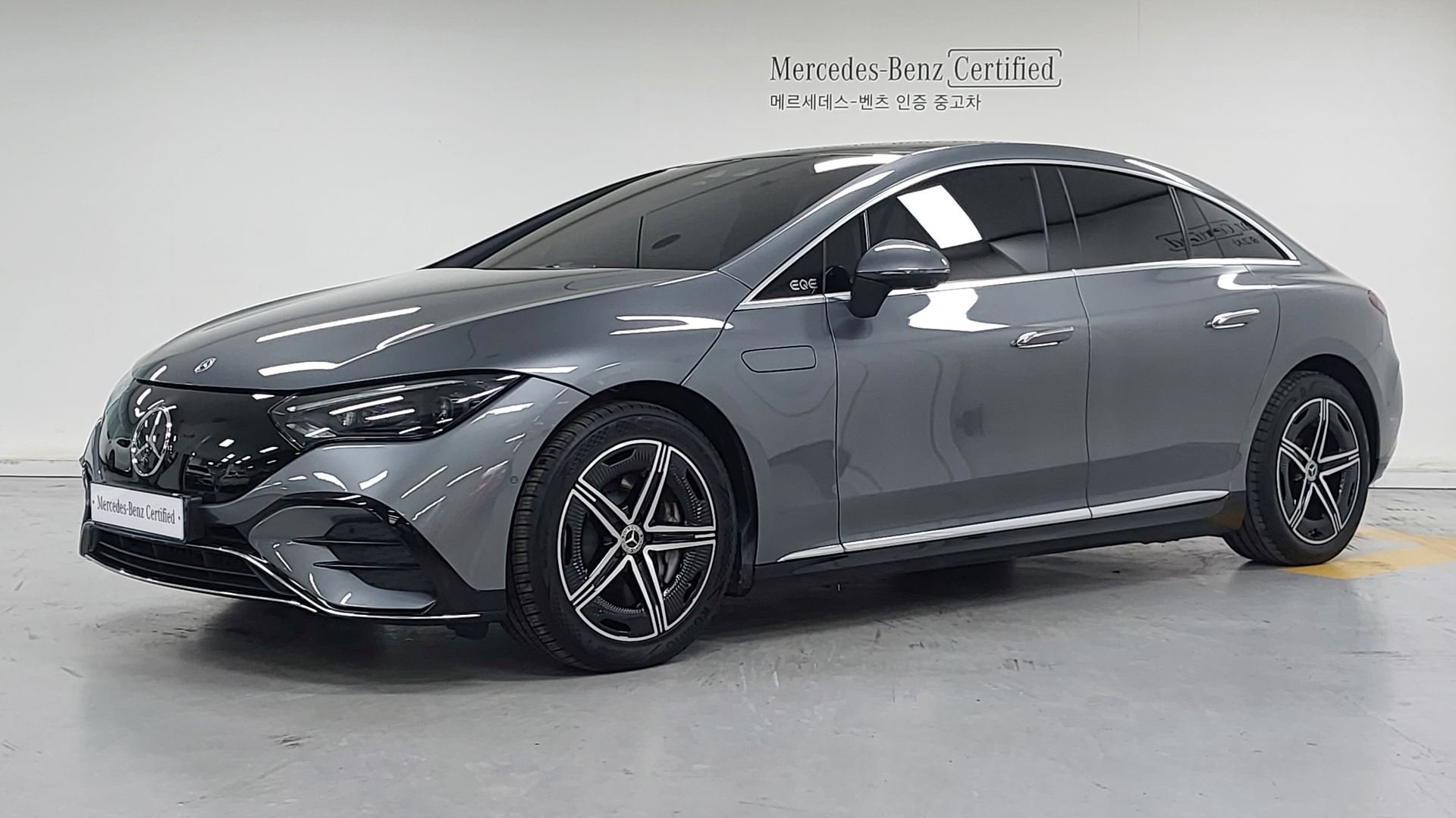 MERCEDES-BENZ EQE - View 1