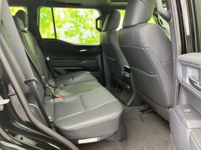 2025 Toyota LAND CRUISER 250 photo 5