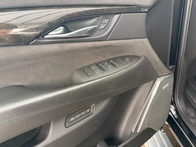صورة مصغرة 14 لـ 2017 Cadillac ESCALADE