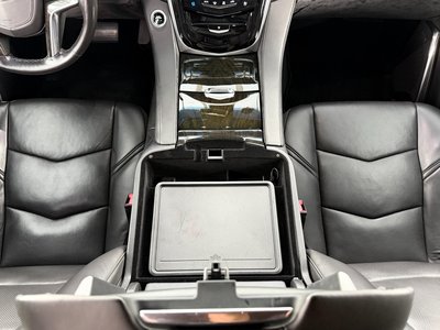 صورة مصغرة 31 لـ 2017 Cadillac ESCALADE