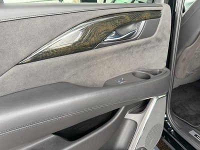 صورة مصغرة 41 لـ 2017 Cadillac ESCALADE
