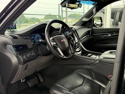 صورة مصغرة 16 لـ 2017 Cadillac ESCALADE