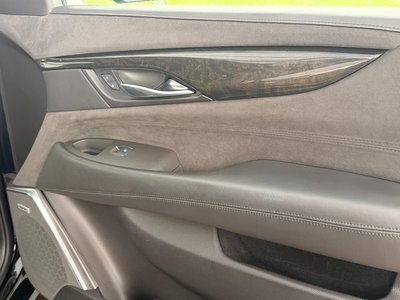 صورة مصغرة 34 لـ 2017 Cadillac ESCALADE