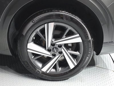 2024 Genesis GV70 photo 8