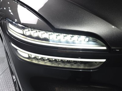 2024 Genesis GV70 photo 9