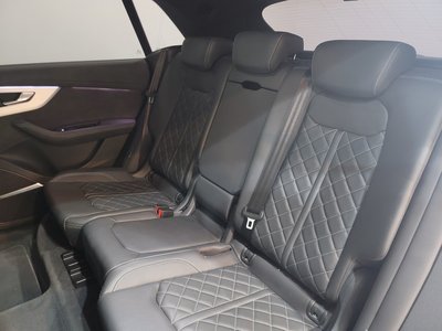 AUDI Q8 - 10