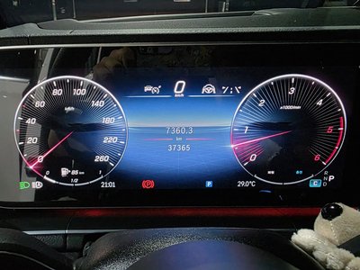 صورة 8 لـ 2023 Mercedes-BENZ GLE