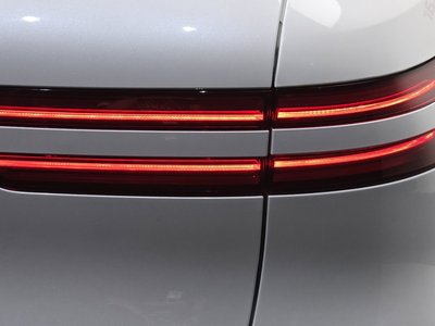 صورة 10 لـ 2023 Genesis GV70