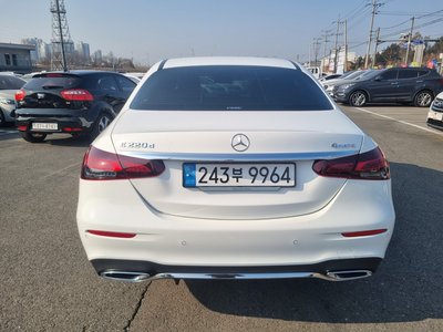 MERCEDES-BENZ E-CLASS - 6