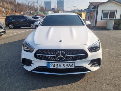 MERCEDES-BENZ E-CLASS - 1