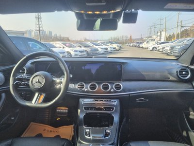 MERCEDES-BENZ E-CLASS - 9