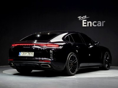 PORSCHE PANAMERA - 4