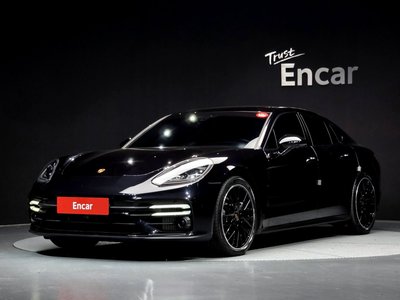 PORSCHE PANAMERA - 1