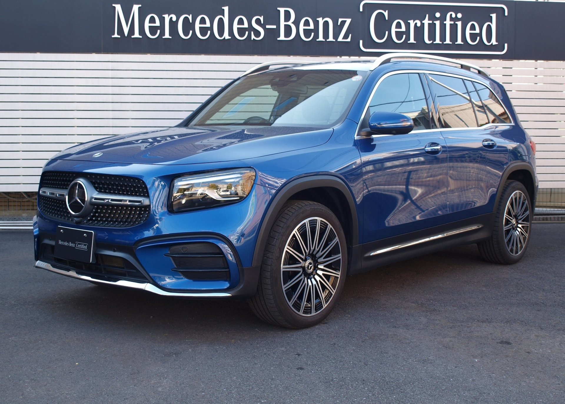 MERCEDES-BENZ GLB - View 1