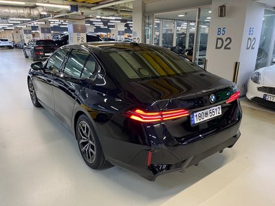 BMW 5 SERIES - 4