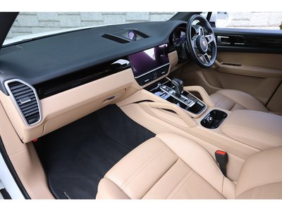 PORSCHE CAYENNE - 10