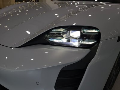 2024 Porsche TAYCAN 照片 8